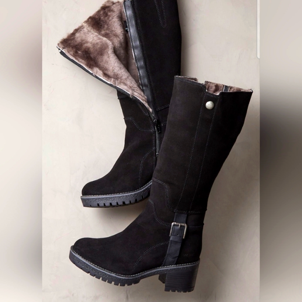 Overland NWOT Black suede shearling line boots